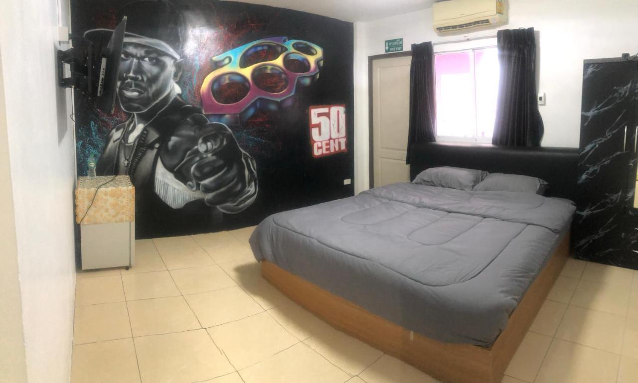 Bonkers Guesthouse Pattaya Dış mekan fotoğraf